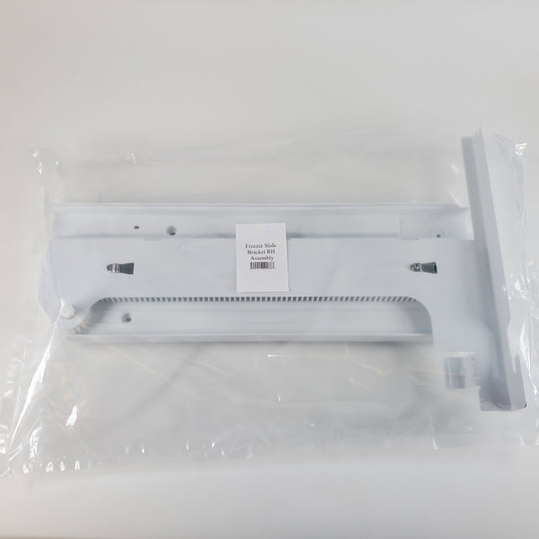 W10625068 Right hand bracket Whirlpool Refrigerator & Freezer Brackets Appliance replacement part Refrigerator & Freezer Whirlpool   